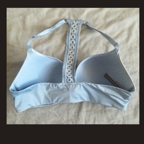 Victoria's Secrets. 34D Never worn. - Picture 3 of 4